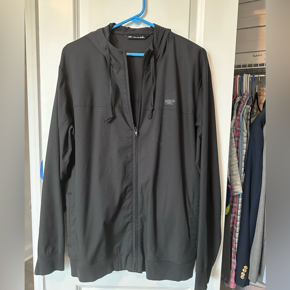 Travis Mathew black men’s zip up jacket. Size large